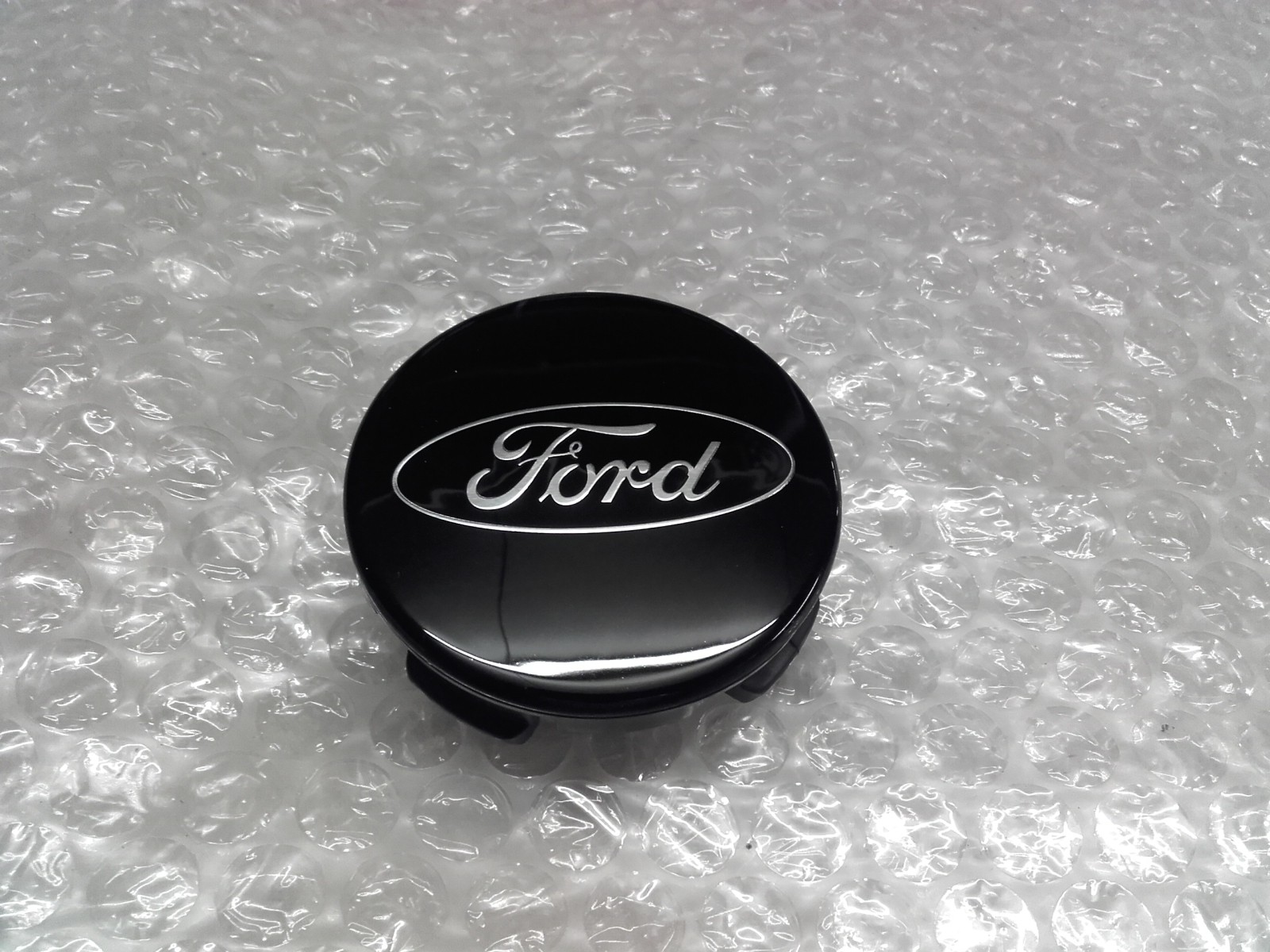 2037230-Ford Original Nabendeckel Alufelge schwarz Ford EcoSport 2013-