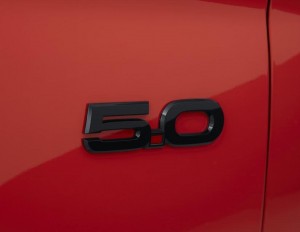 1912898-Ford Performance 5.0-Emblem linke Seite, schwarz Ford Mustang GT 2015- 